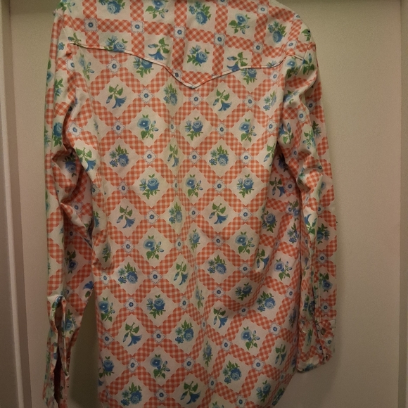 1970's Picnic Print Dagger Collar Button Up - Picture 5 of 7